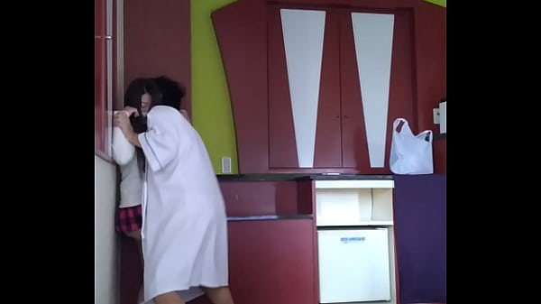 Nonton 金蹴り97　タマ責め thumbnail