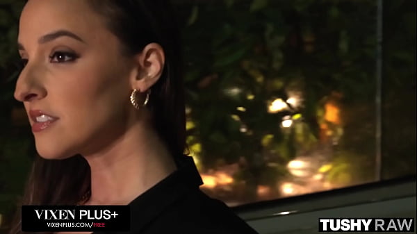 Play MP4 - TUSHYRAW Bubble-Butt Baddie Amirah Adara Gets Her Ass Pounded All Night