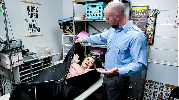 Little Rylee Blake Is so Used to Getting out Of Trouble with Her Body Myshopsex