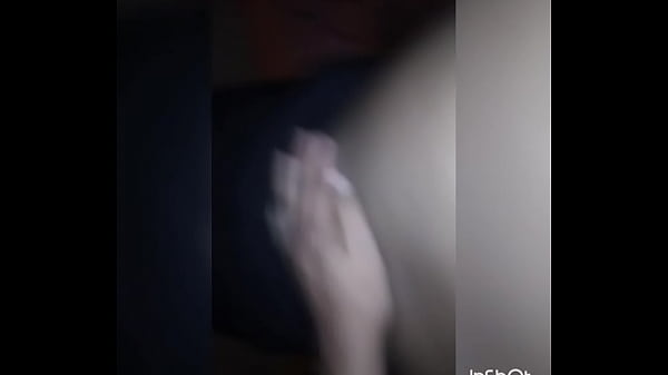 Dandole estilo perrito viendo como entra y sale 