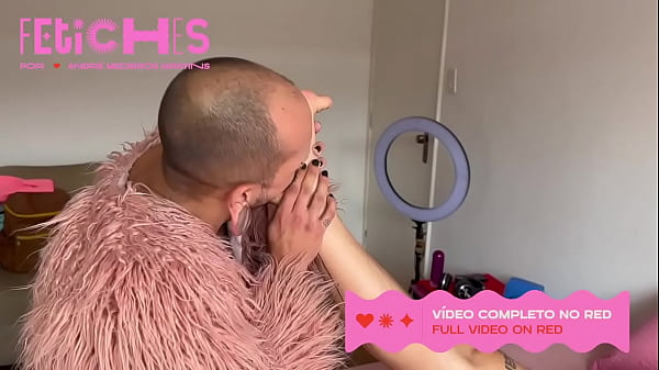 Play MP4 - P&Eacute;S - homens chupam os p&eacute;s um do outro - podolatria - V&Iacute;DEO completo no RED