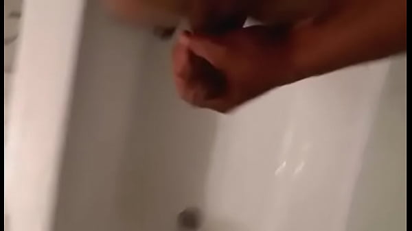 Play MP4 - Bathtub Wanking my hot Dick