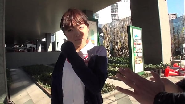 私服からナースにコスチュームチェンジッ！！ thumbnail