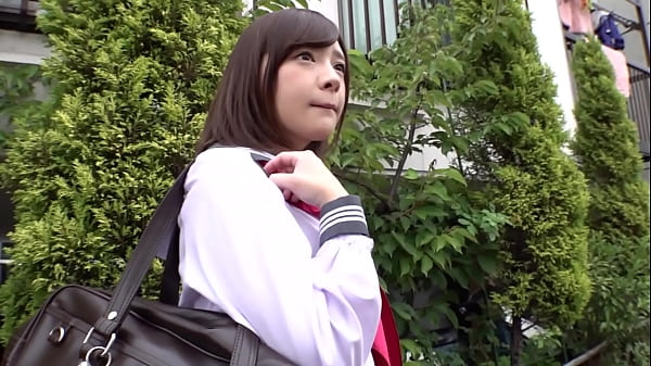 『新飲料水のモニター』と称して女子○生にガチンコナンパ！利尿剤を仕込んだドリンクを飲んだj○は激しい尿意に我慢できず公開おもらし！恥ずかしがりつつも垂れ流す解放感にお股がユルユルおま○こビッチョビッチョに！【パート3】 thumbnail