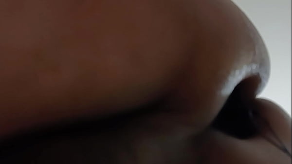 Electricidad en mi culito, mmm contracciones intensas 