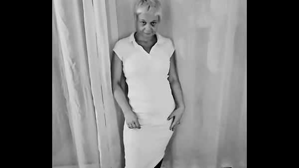 Nonton Je Te Pla&icirc;t Mon Ch&eacute;ri Tu Viens Me D&eacute;vorer thumbnail