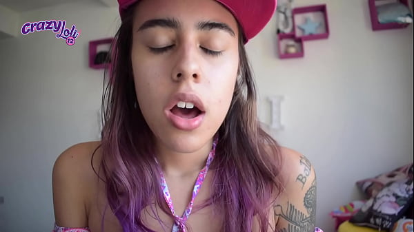 Play MP4 - Gimiendo y mostrando mi lengua larga