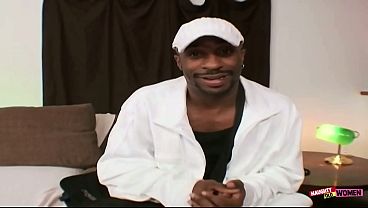 Nonton When A Bbc Is In Her Mature Pussy The Granny Feels Extra Orgasmic And Orgasmic thumbnail