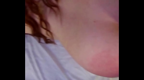 Peguei minha amiga brincando e entrei pra abrir a bunda dela 