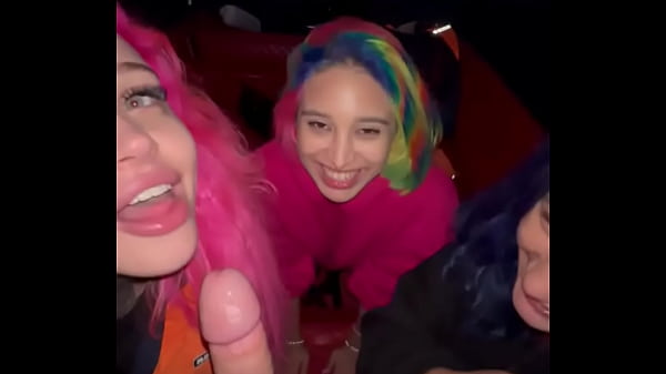 Girls surprised guy_and sucked him off on boat