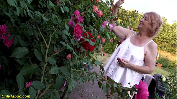 Big Belly Redhead Real 83 Years Old Mature Enjoys Her First Outdoor Anal Dildo Experience thumbnail