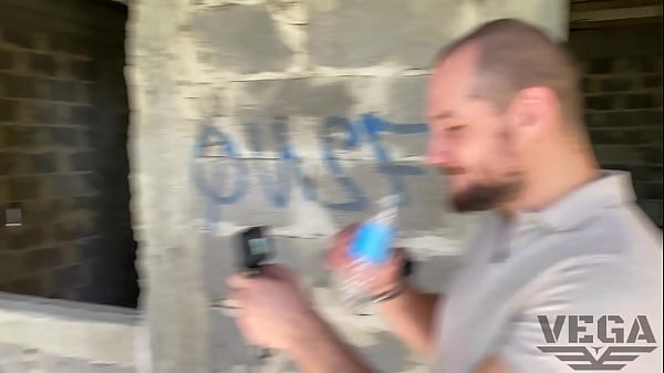 Play MP4 - Three hot guys get lost in a stranger's vagina