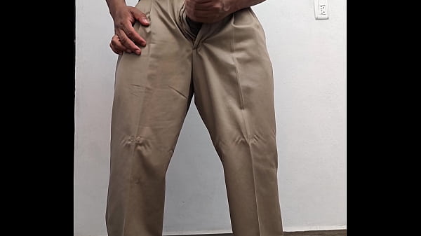 Play MP4 - Maestro caliente se saca la leche