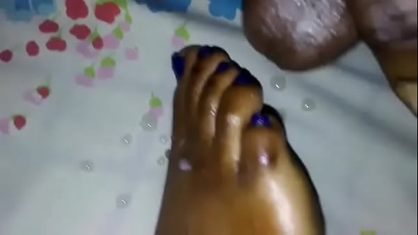 Busting on feet black