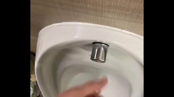 Masturbating  In the toilets Wait big cumshot 
