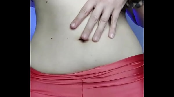 Fetiche de ombligo con la entrenadora del gym