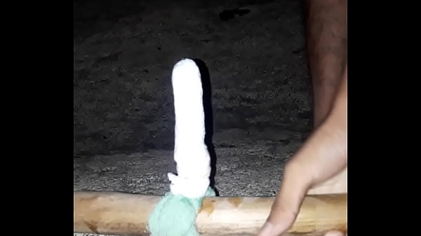 Play MP4 - pau caseiro fudendo cuzinho