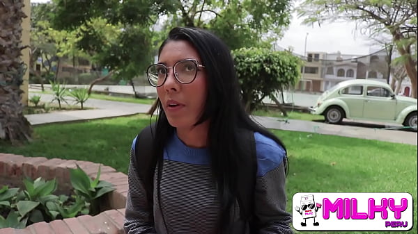 Tienes Un Pene Enorme, No Creo Que Me Quepa! Follo A Una Uni Taria Cachonda En Mi Departaemnto. thumbnail