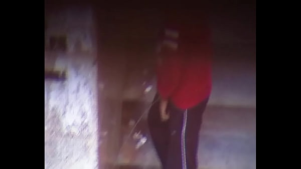 Play MP4 - Romanian piss&period;MP4