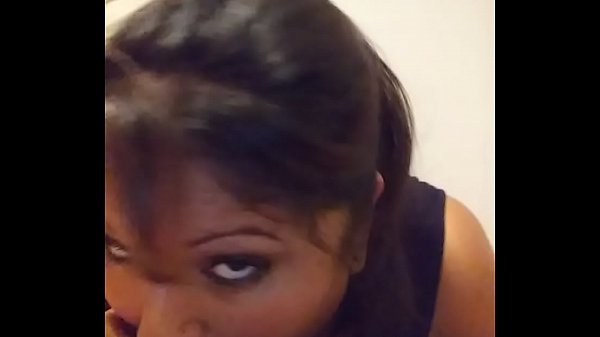 Play MP4 - Wife deepthroughts cock