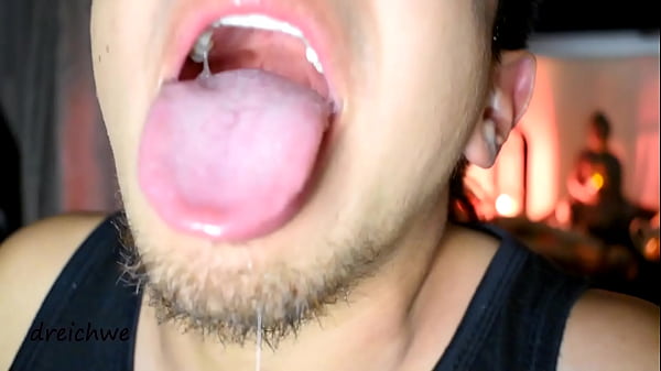 Play MP4 - Lenguas caliente con mucha saliva