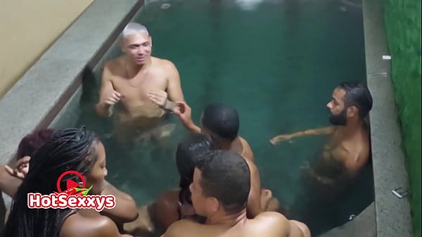 Play MP4 - Amigas e amigos trepando gostoso no motel &vert; Subscreva para ver mais