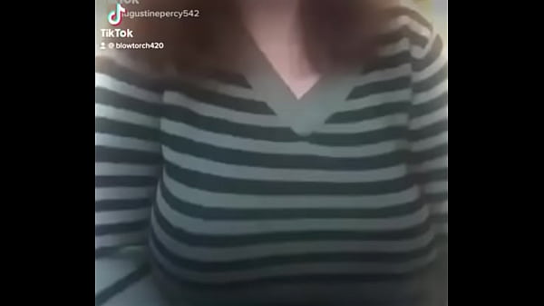 Nonton Bitch Has Big Tits thumbnail