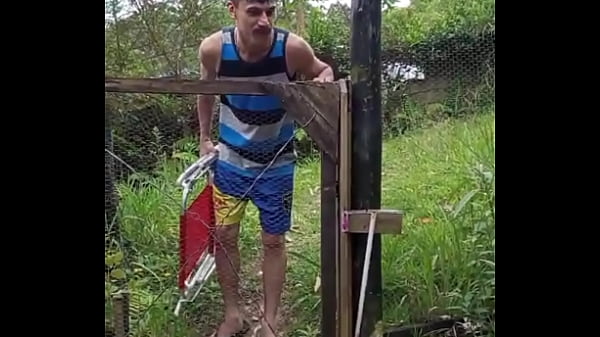 Meu Vizinho Veio Me Comer Bem Gostoso Enquanto Meu Marido Trabalhava thumbnail