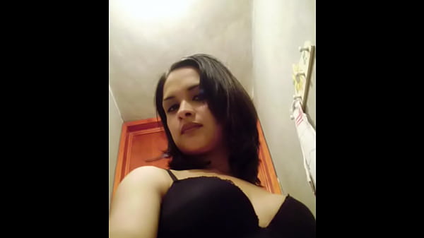 Nonton Aqu&iacute; Casual Posando Para Las Fotitos thumbnail