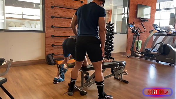 Comendo Sarado Da Academia thumbnail