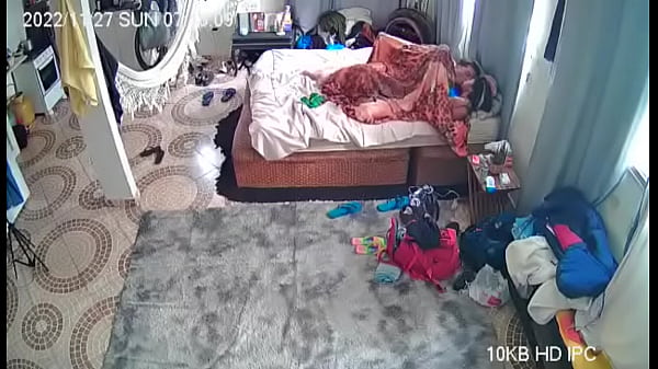 C&acirc;mera escondida flagra casal famoso 