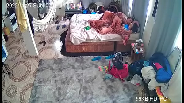 C&acirc;mera escondida flagra casal famoso 