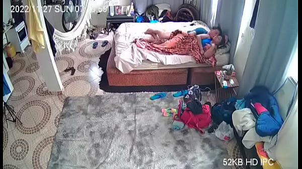 C&acirc;mera escondida flagra casal famoso 