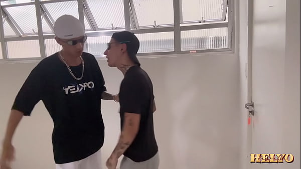 Play MP4 - ELE VIU O PAU PRA FORA E LEVANTOU O BICH&Atilde;O