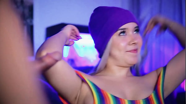 Play MP4 - Sexy blonde sucks then rides her boyfriend's hard cock on webcam