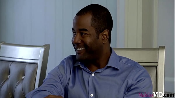 Play MP4 - Lola Fae Her Family Pies With Friend