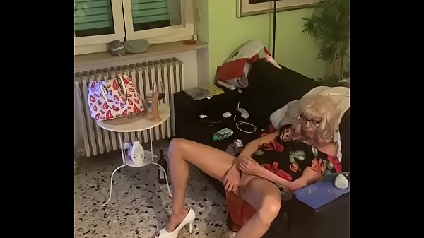 Play MP4 - Shemale fuck her self pussyasshole