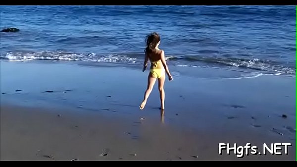 Glamorbrunette floozySara gets a penis