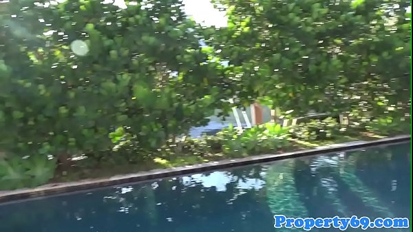 Heeledrealtormasturbating before blowjob