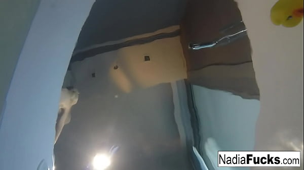 Sexy Nadiatakes abath with some_rubber duckies