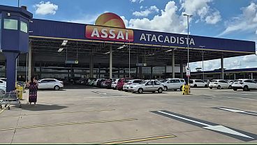 Pregadora que estava pregando a palavra no supermercado acabou sendo fodida por um cliente, ela caiu em tenta&ccedil_&atilde_o e depois se arrependeu