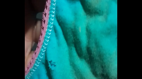 Play MP4 - Calzoncito azul con rosa