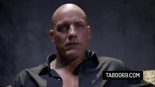 Play MP4 - Cheating husband fucks hot milf photographer Helena Locke