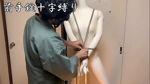 緊縛動画 前手錠十字縛り