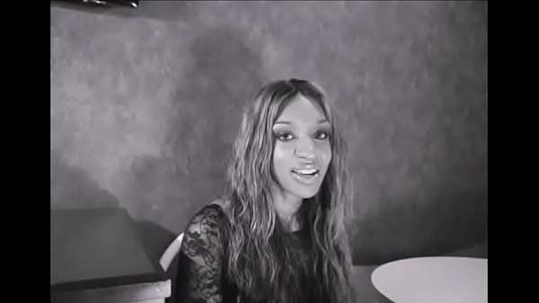 Bianca Moore showing off her sexy_body