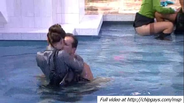 Dancing chicks on party