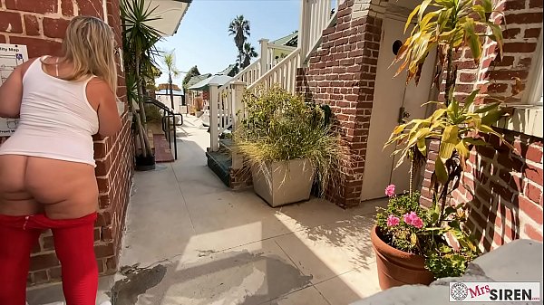 Husband and Wife Fuck on California Beach 