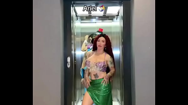 Nonton Cual De Todos Les Gust&oacute; M&aacute;s thumbnail