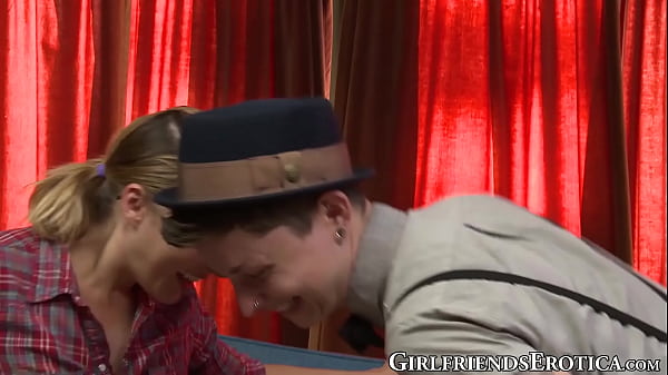 Fingered Maggie Mayhem shares dildowith dyke_tomboy