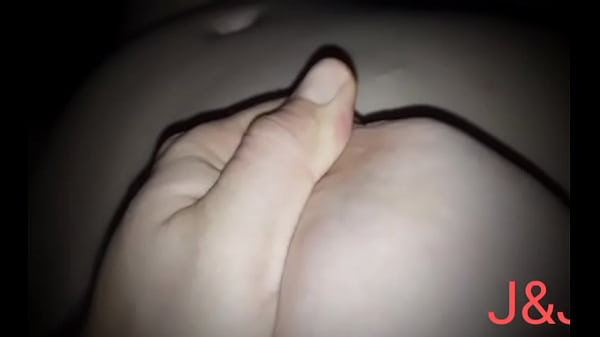 Play MP4 - Todos os dias enquanto assistimos s&eacute;ries ela gosta de ficar brincando